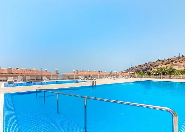 Luxury Townhouse With Panoramic Sea View